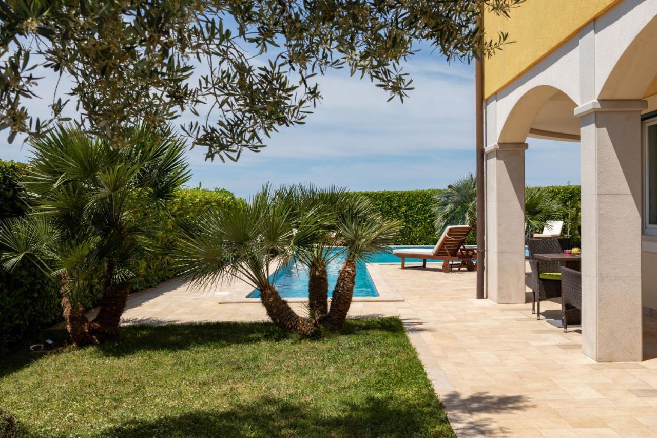 B&B Villa Oasa 1 Ровинь Экстерьер фото