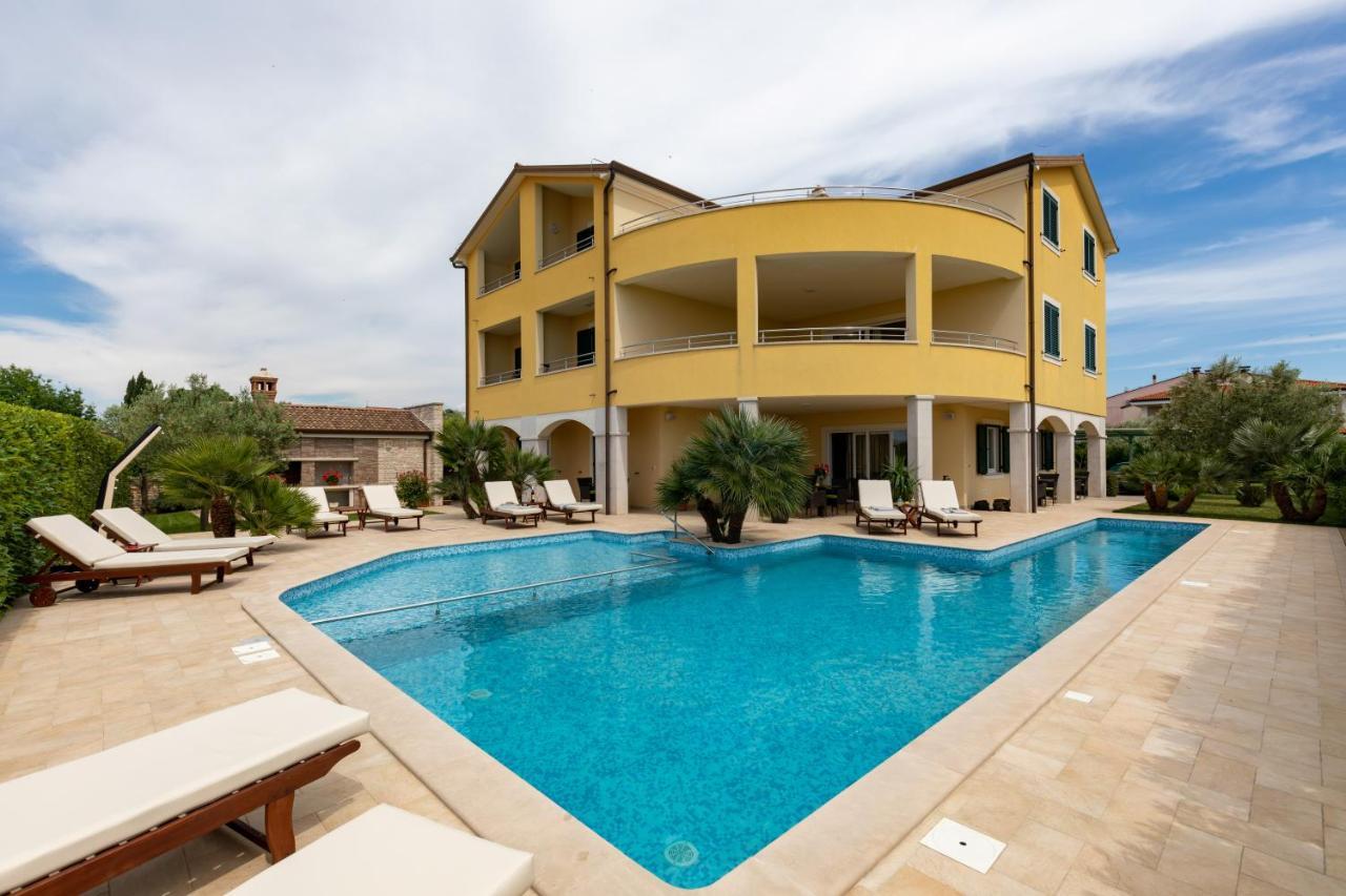 B&B Villa Oasa 1 Ровинь Экстерьер фото